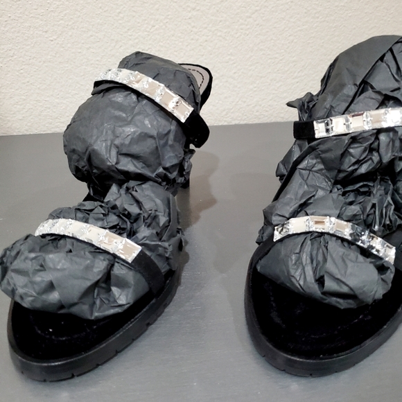 Donald J Pliner Callie Black suede Size 6.5 Mule style heels - Picture 2 of 16